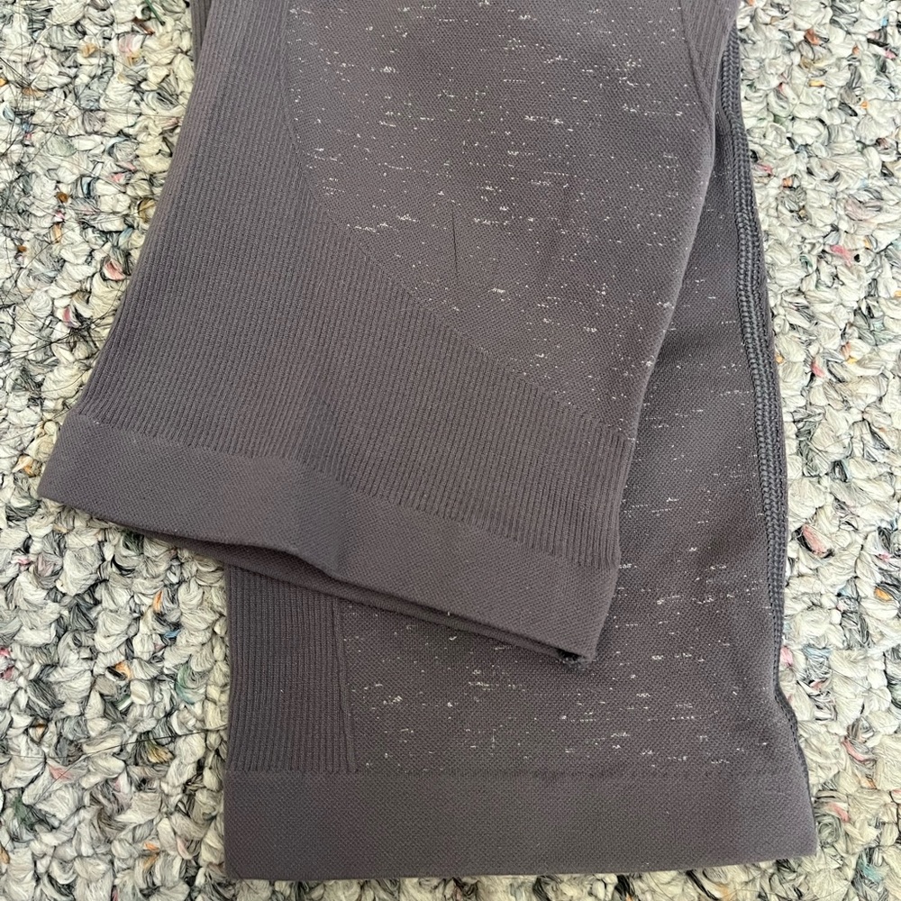 Lululemon leggings - Picture 2 of 4